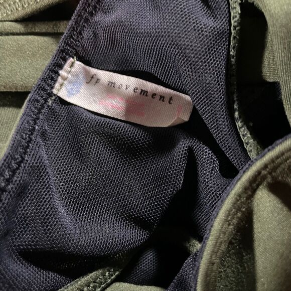 Free People Never Better Synergy Bra Womens Medium NO PADS Olive Green Yoga Gym - Picture 2 of 8